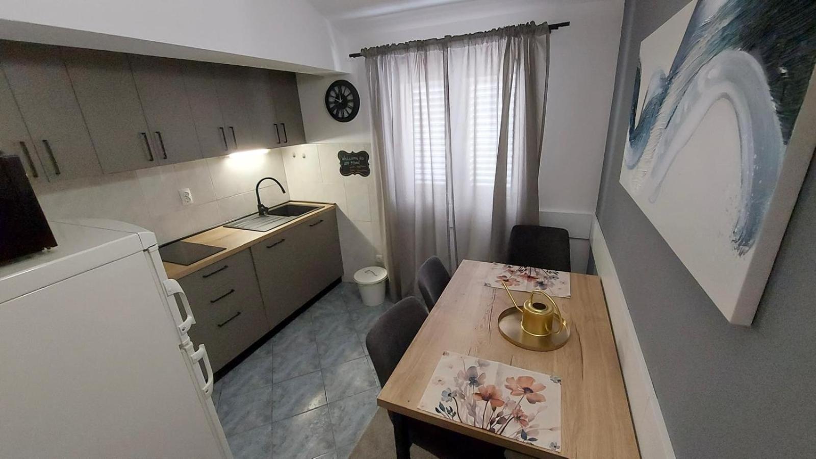Apartments Tomic Biograd Na Moru Εξωτερικό φωτογραφία